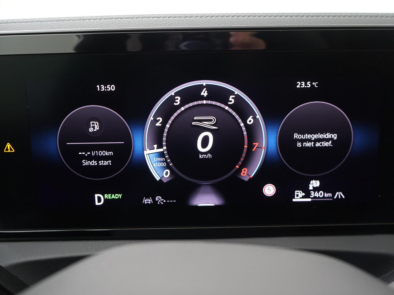 Volkswagen TIGUAN 1.5 eTSI R-Line Edition | 150 PK | Achteruitrij camera | Multifunctioneel stuurwiel | Trekhaak | Stoelverwarming | R-line |