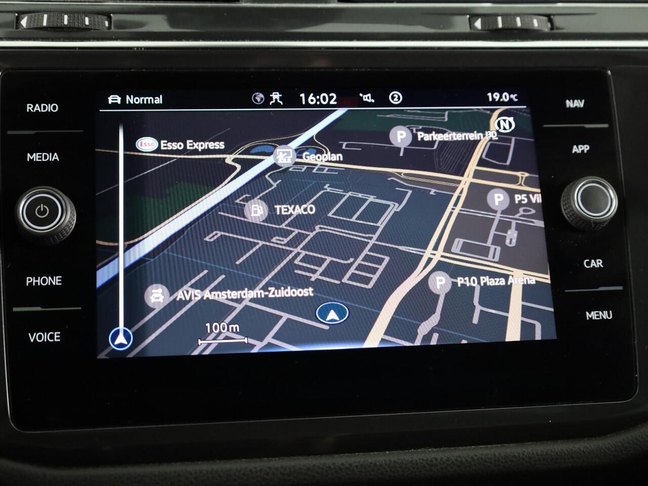 Volkswagen TIGUAN Allspace 1.5 TSI Highline Business R 7p. 150PK | Panoramadak | Wegklapbare trekhaak | Stoelverwarming | Camera | Navigatie