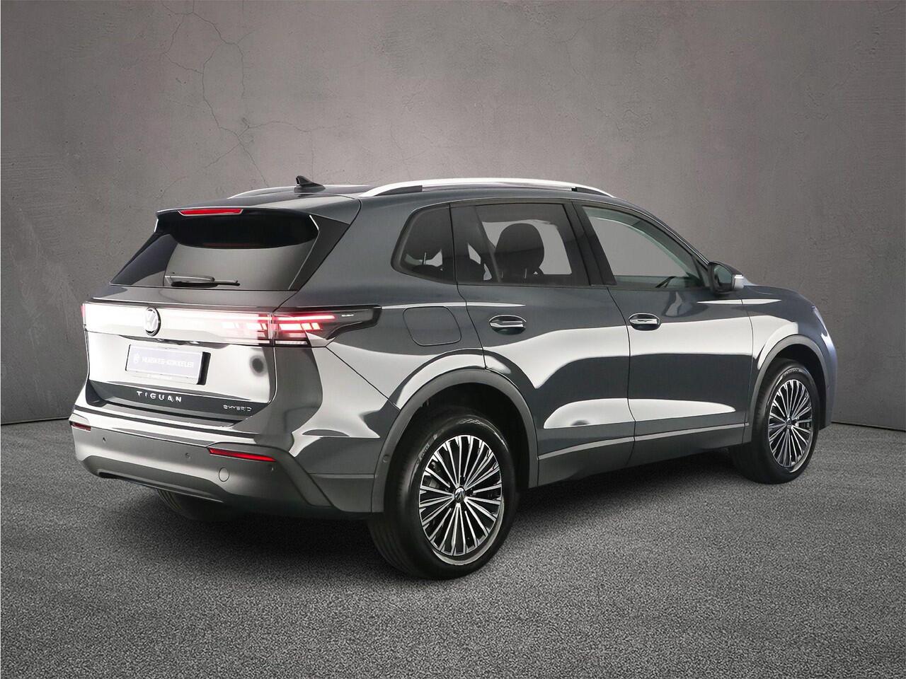 Volkswagen TIGUAN Life Edition 1.5 TSI eHybrid 204pk DSG Automaat Adaptive cruise control, Elektrische achterklep, LED koplampen, Achteruitrijcamera, Stoelverwarming, Parkeersensoren