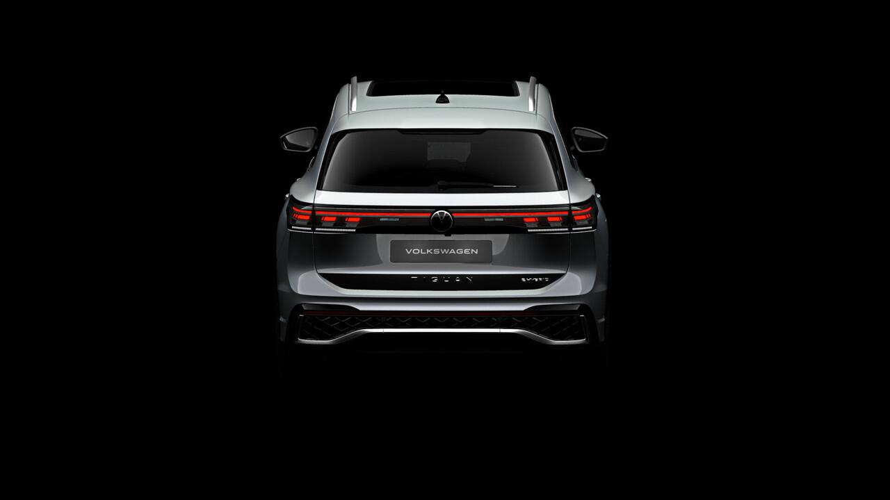 Volkswagen TIGUAN R-Line Edition - eHybrid | 'App-Connect' draadloze smartphone integratie | Automatische afstandsregeling (Adaptive Cruise Control) | Black Style Pakket