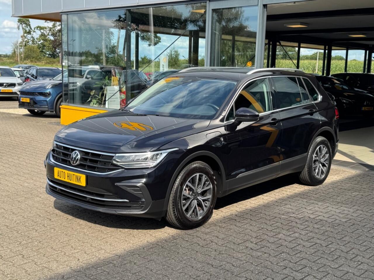 Volkswagen TIGUAN 1.4 TSI e-Hybrid Business - adaptive cruise - winterpack - camera