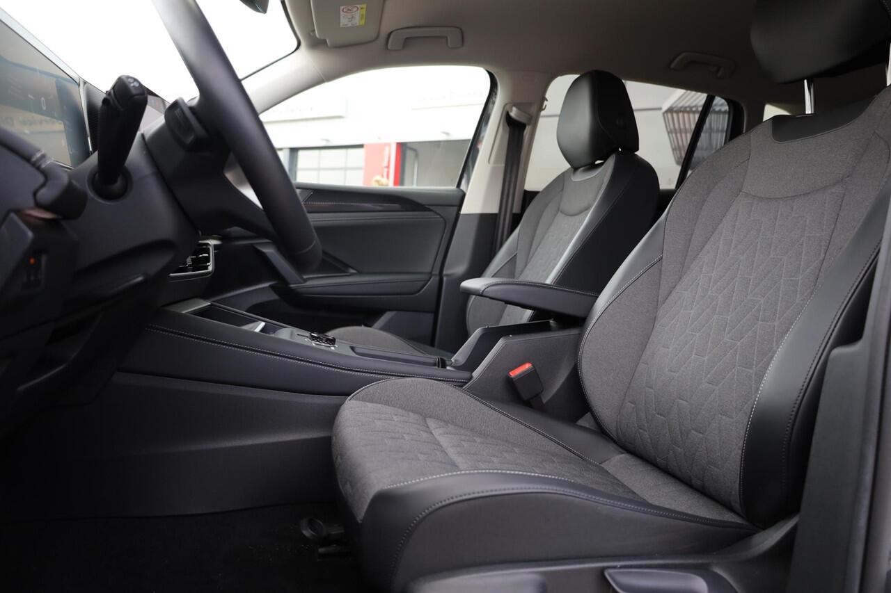 Volkswagen TIGUAN 1.5 eHybrid Life Edition wegklapbare trekhaak 19" lmv Design pakket met LED matrix stoel en stuurwielverwarming NL auto 48 mnd 100.000km garantie door ons nieuw geleverd