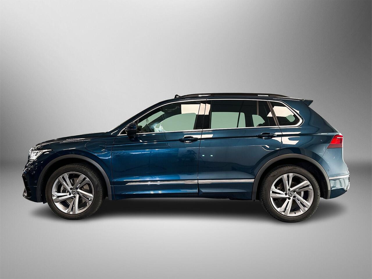 Volkswagen TIGUAN 1.4 245pk TSI eHybrid R-Line Business+ Verwarmbaar stuurwiel | Panoramisch schuif-, kanteldak | Koplampverlichting LED 'Matrix' (IQ.Light)