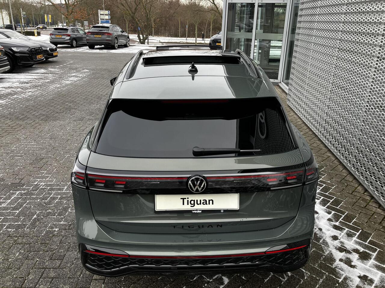 Volkswagen TIGUAN R-Line Edition 1.5 eHybrid 150 kW / 204 PK DSG | Black Style | Panoramadak | Trekhaak wegklapbaar | Leder & elektr. stoelen |