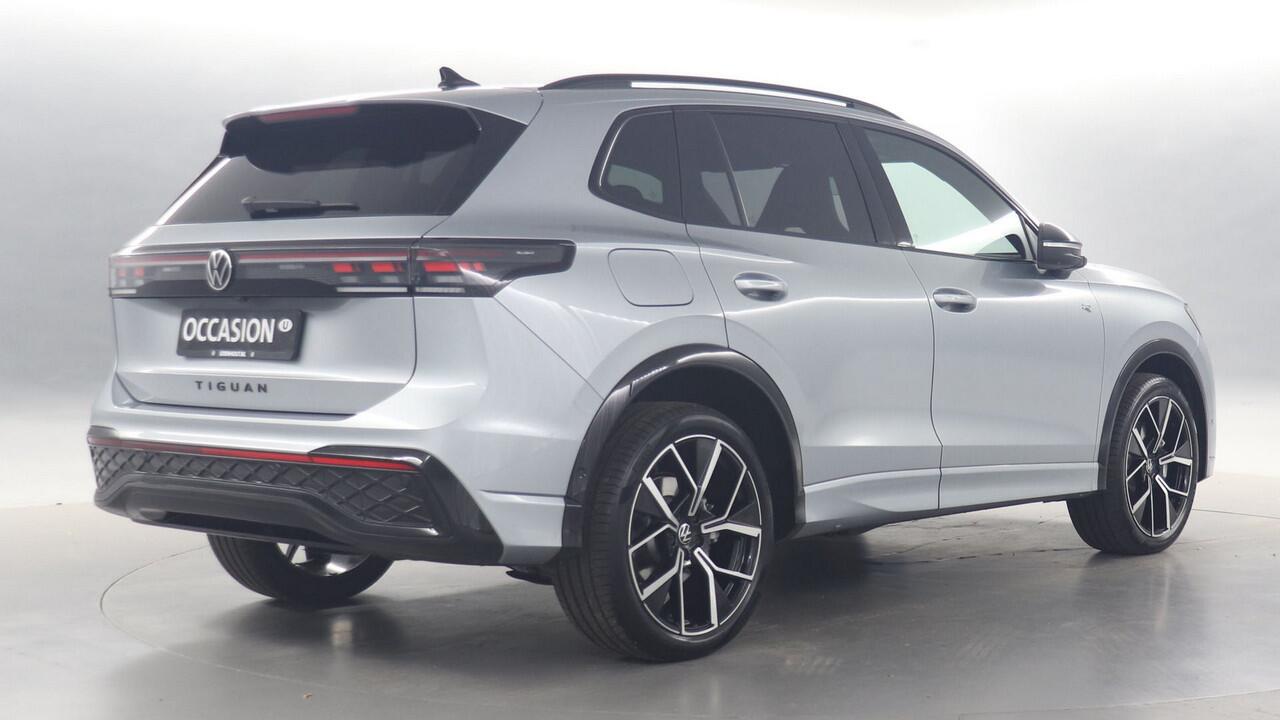 Volkswagen TIGUAN 1.5 eHybrid 272pk R-Line Edition PHEV DSG / Panoramadak / 350 Camera / Trekhaak