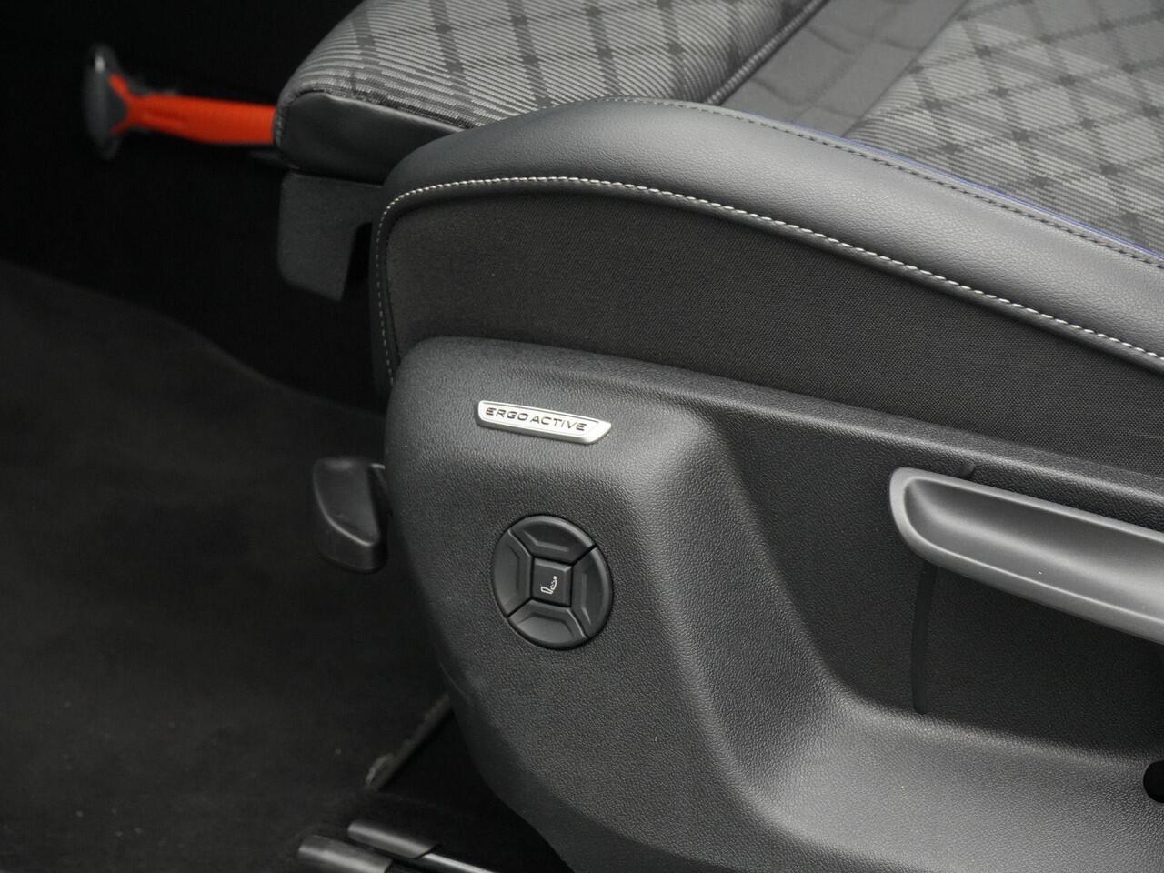 Volkswagen TIGUAN 1.5 eHybrid 272 pk DSG R-Line Edition | Panoramadak | Stoel-/stuurverwarming | Sportstoelen | Standkachel | Park Assist | Side Assist | 20 inch