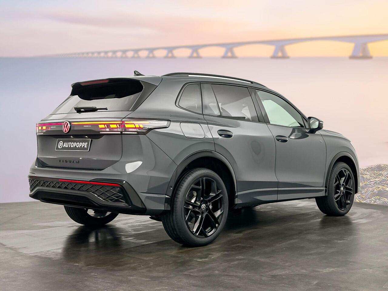 Volkswagen TIGUAN R-Line Edition Plug in Hybride 272 pk Black Style Pakket