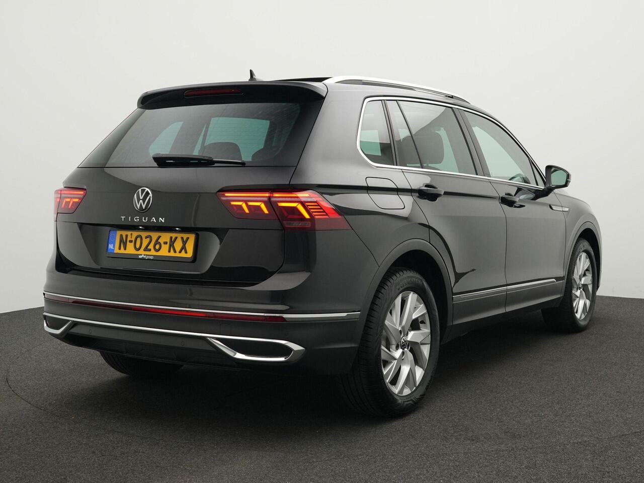 Volkswagen TIGUAN 1.5 TSI 150 pk DSG Elegance | Panoramadak | IQ Light | Stuur-/stoelverwarming | Achteruitrijcamera