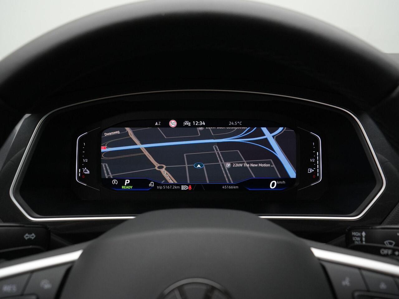 Volkswagen TIGUAN 1.4 TSI eHybrid 245 pk DSG Elegance | Panoramadak | Leder | Geheugenstoelen | IQ Light | Stuur-/stoelverwarming | Achteruitrijcamera