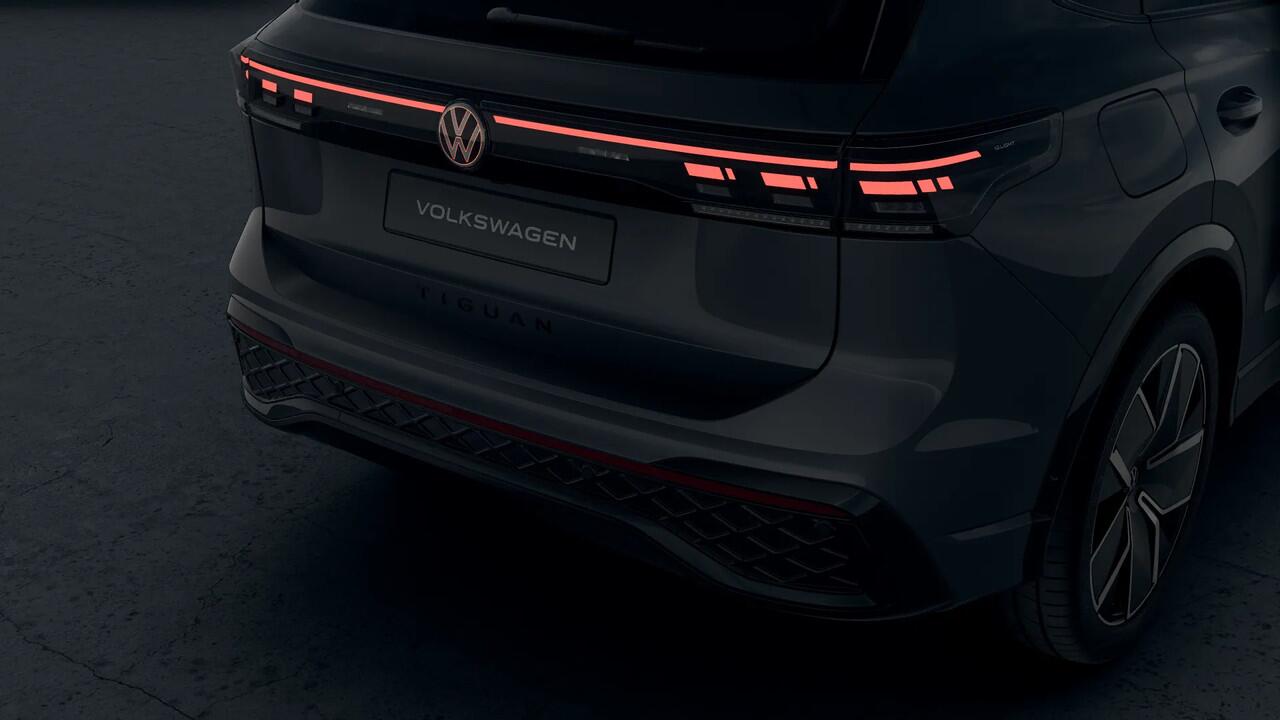 Volkswagen TIGUAN 1.5 eHybrid 272 6DSG R-Line Edition Automaat | Black Style Pakket