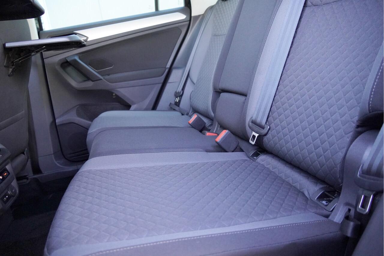 Volkswagen TIGUAN 1.5 TSI Comfortline Business BJ2019 Lmv 17" | Led | Pdc | Navi | Elek. achterklep | App-Connect | Climate control | Cruise control | Verwarmde voorstoelen | Extra getint glas