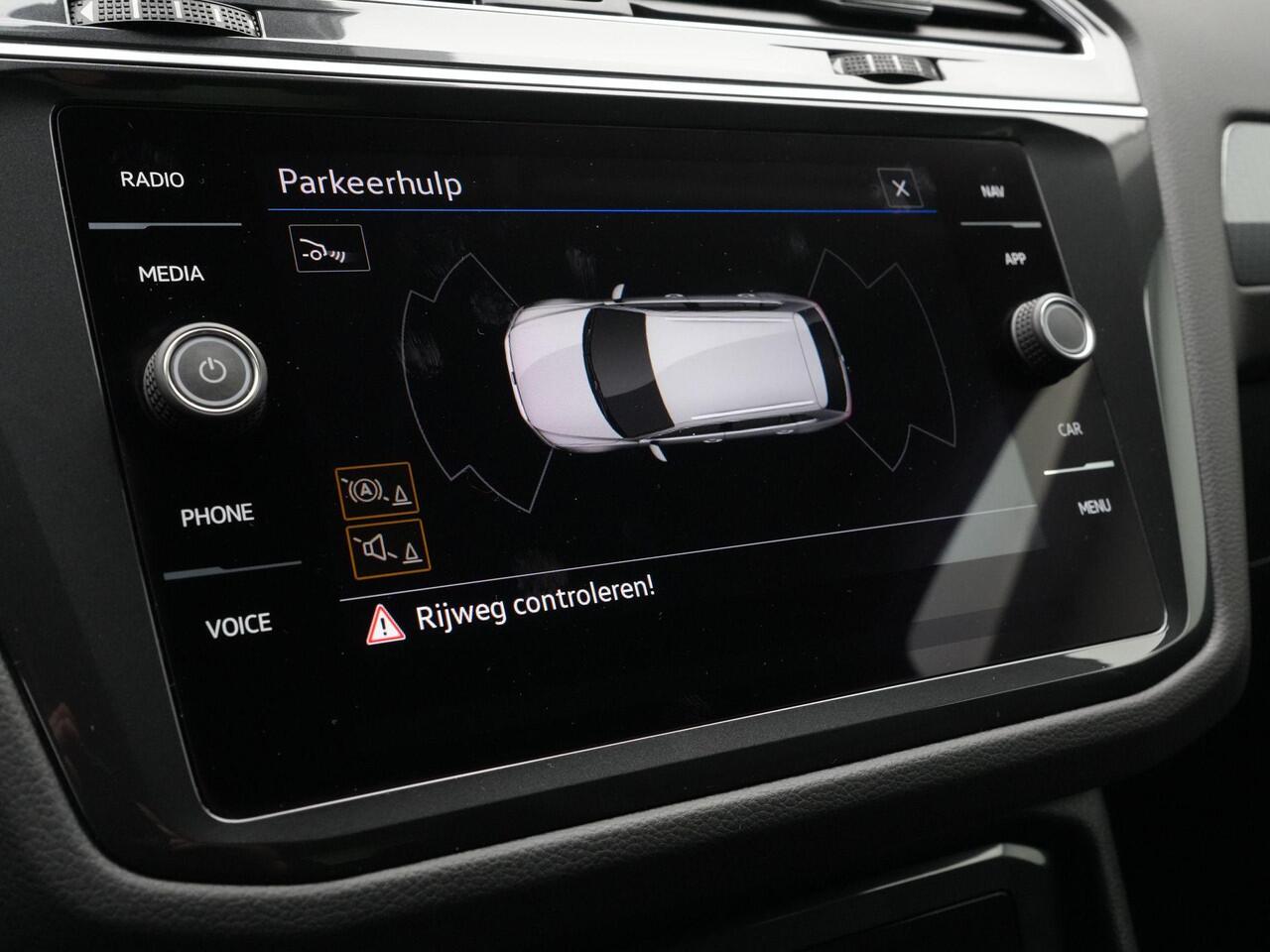 Volkswagen TIGUAN 1.5 TSI 131 pk Life | LED koplampen | Trekhaak | Achteruitrijcamera | Carplay | Keyless | 17 inch lichtmetalen