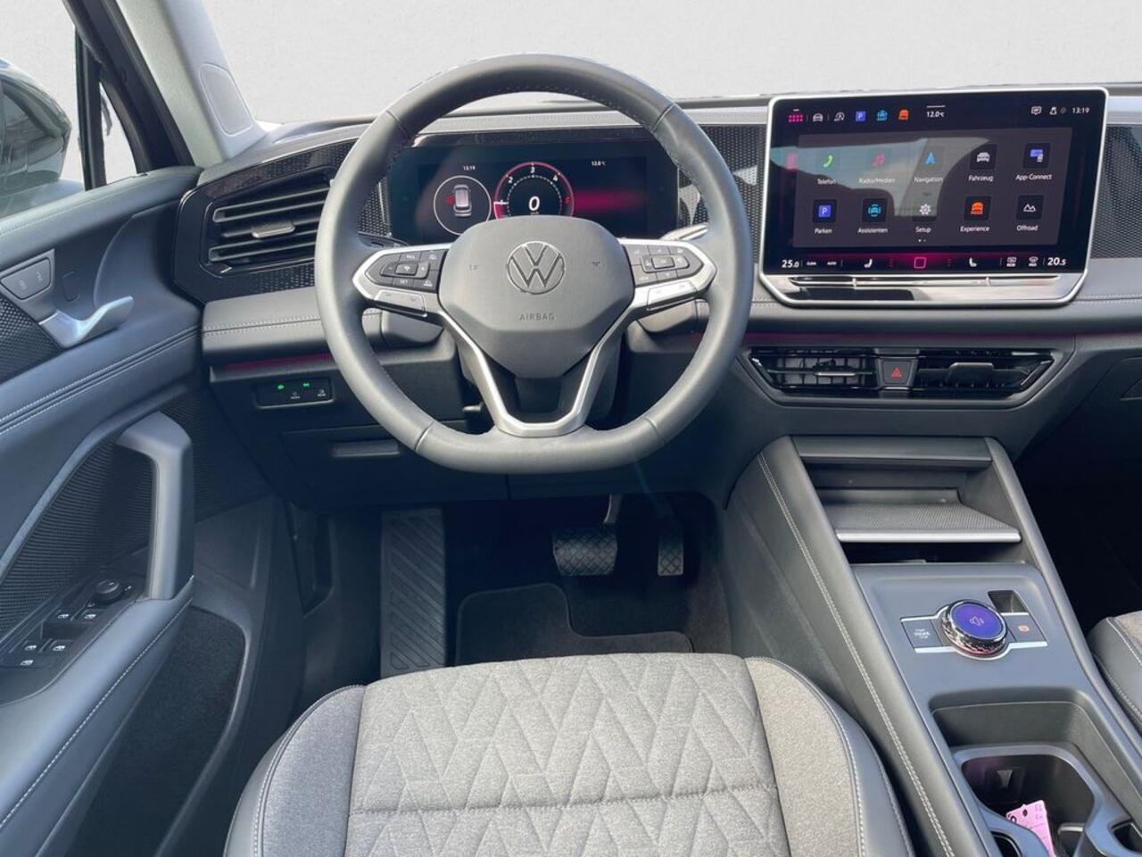 Volkswagen TIGUAN 2.0 TDI 4Motion ACC Navi LED Camera Trekhaak 18 Inch