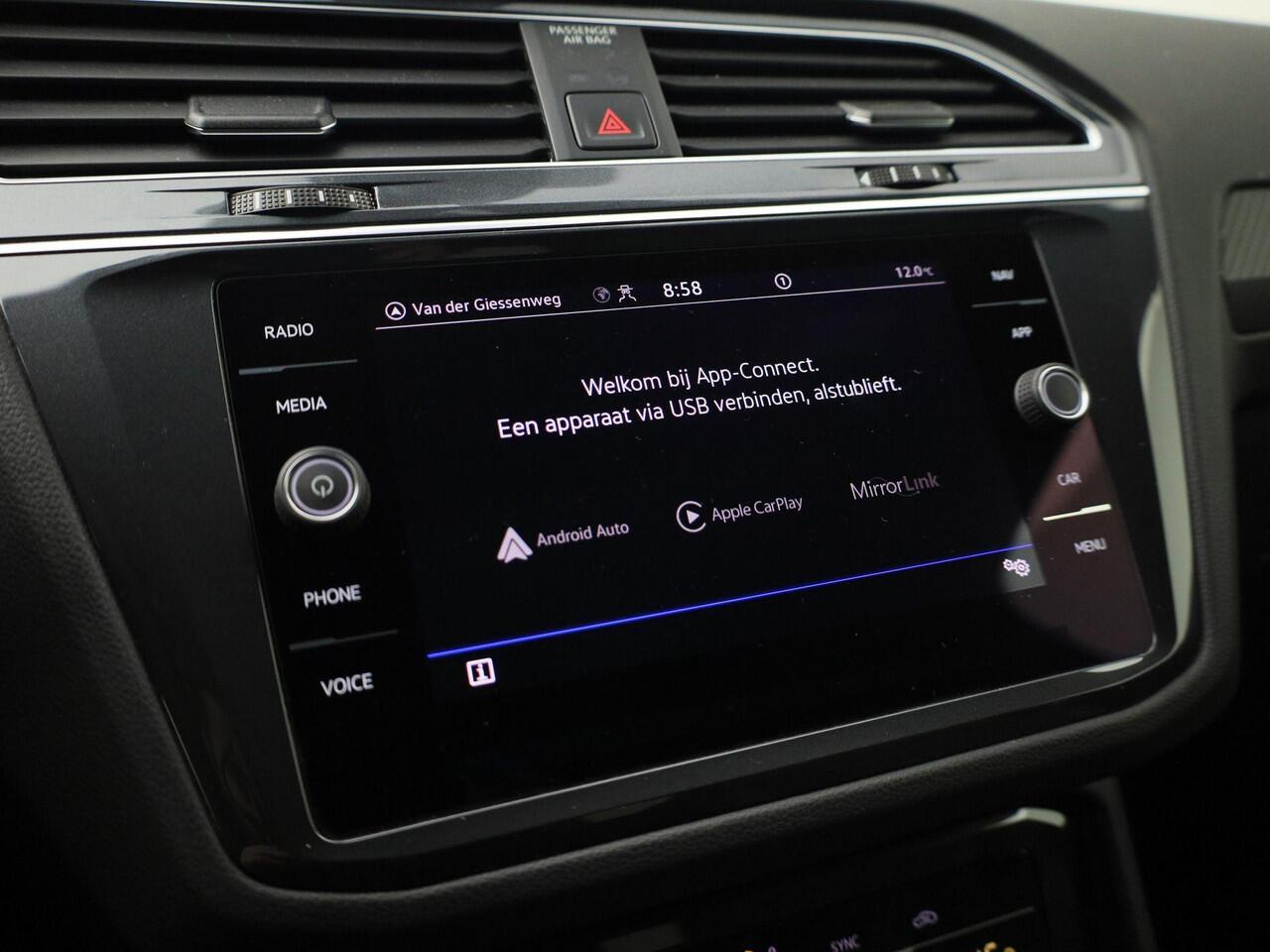 Volkswagen TIGUAN 1.5TSI/150PK R-Line Black Style DSG · Panoramadak · Camera · Apple/Android · Garantie t/m 29-07-2026 of 100000km