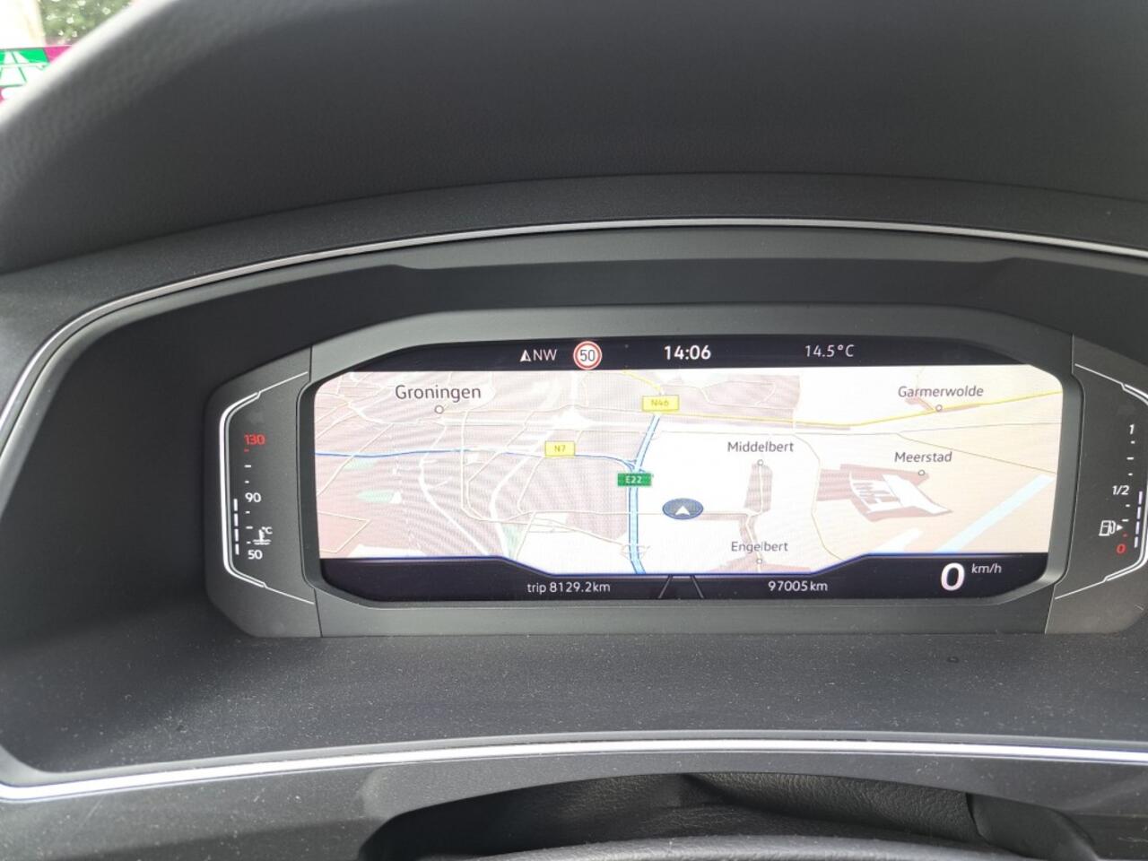 Volkswagen TIGUAN 1.5 TSI 130 Pk Highline Bs Alcantara Ecc Nav. Apple Carplay 6 Bak