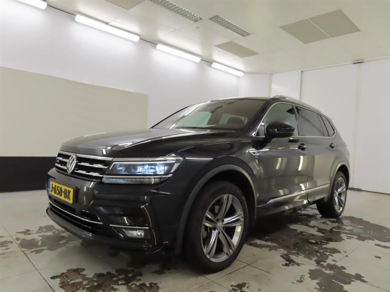 Volkswagen TIGUAN Allspace 1.5 TSI Highline R Line Pano.dak Stoelvrw. Adapt.Cruise Business