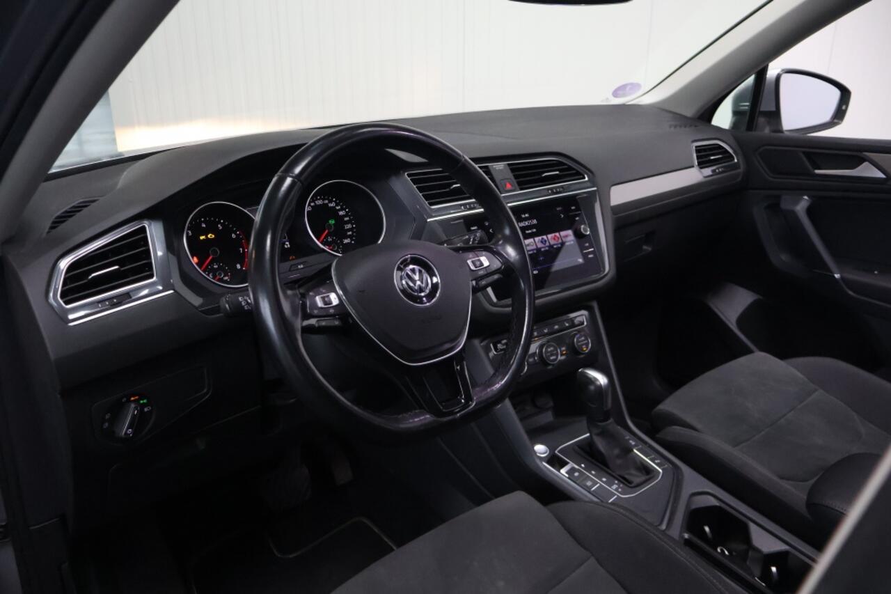 Volkswagen TIGUAN 1.5 TSI Business | Automaat | 7-persoons | Trekhaak | Panoramada