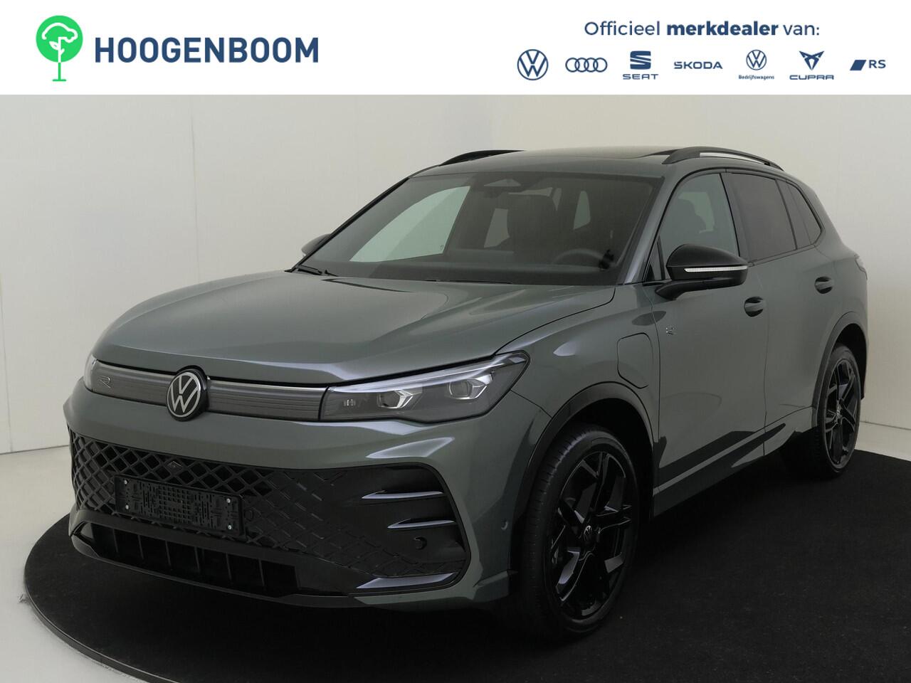 Volkswagen TIGUAN R-Line Edition - eHybrid | 'App-Connect' draadloze smartphone integratie | Automatische afstandsregeling (Adaptive Cruise Control) | Black Style Pakket