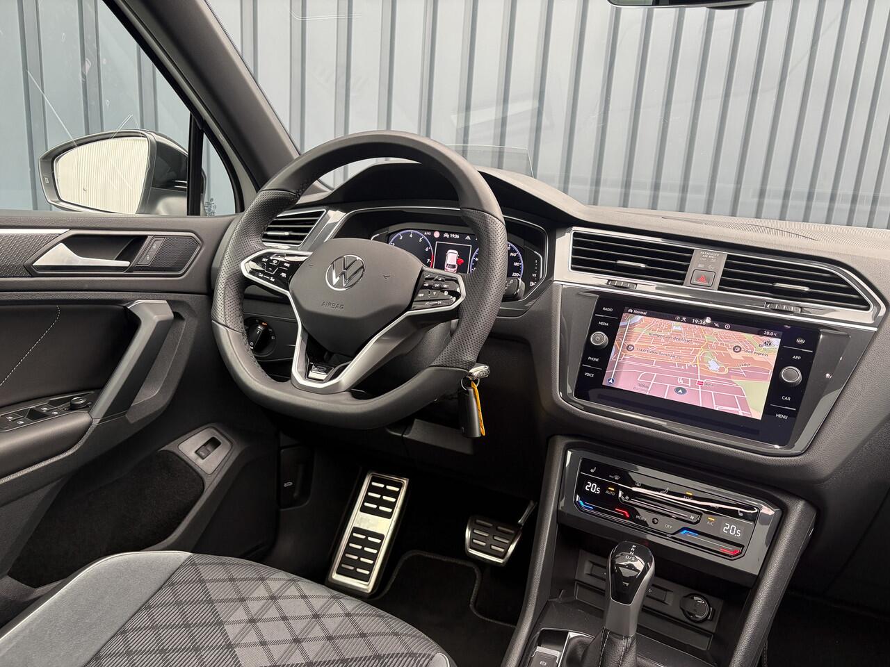 Volkswagen TIGUAN 1.5 TSI R-Line Business+ | Black Style | Panodak | Headup | IQ Light | Camera | Elk. A-klep | Prijs Rijklaar!!