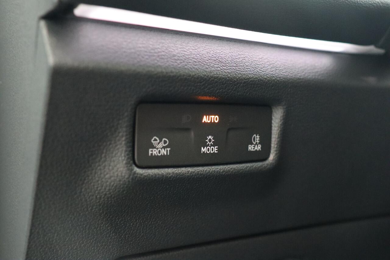 Volkswagen TIGUAN 1.5 eTSI R-Line, Pano, DCC, HUD, Trekhaak