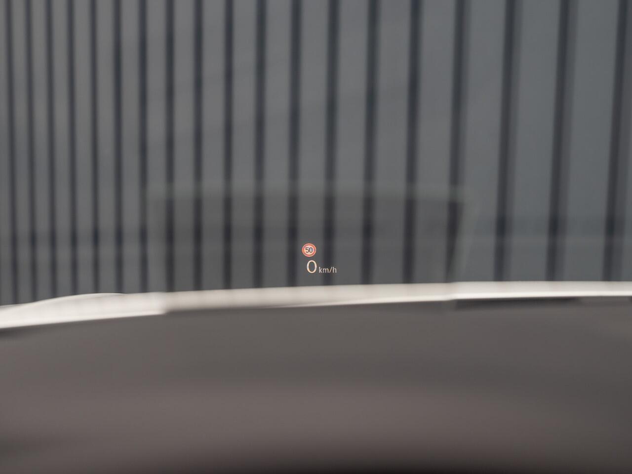 Volkswagen TIGUAN 1.5 TSI R-Line Business+ | Black Style | Panodak | Headup | IQ Light | Camera | Elk. A-klep | Prijs Rijklaar!!