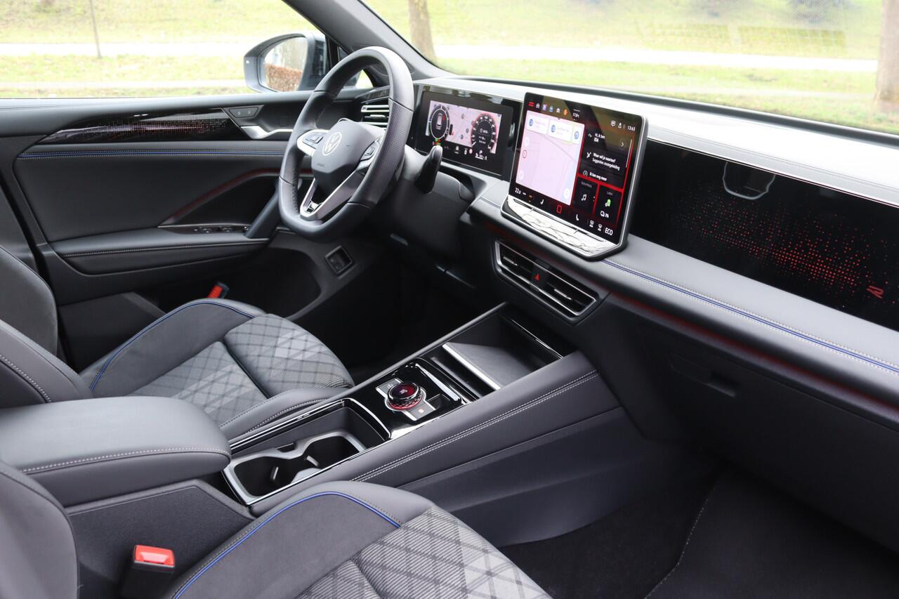 Volkswagen TIGUAN 1.5 eHybrid 272pk R-Line Edition Black Style Pano/IQ.Light/Camera/Keyless/ACC/DCC/ErgoActive/Dodehoek/20"/Trekhaak wegkl.