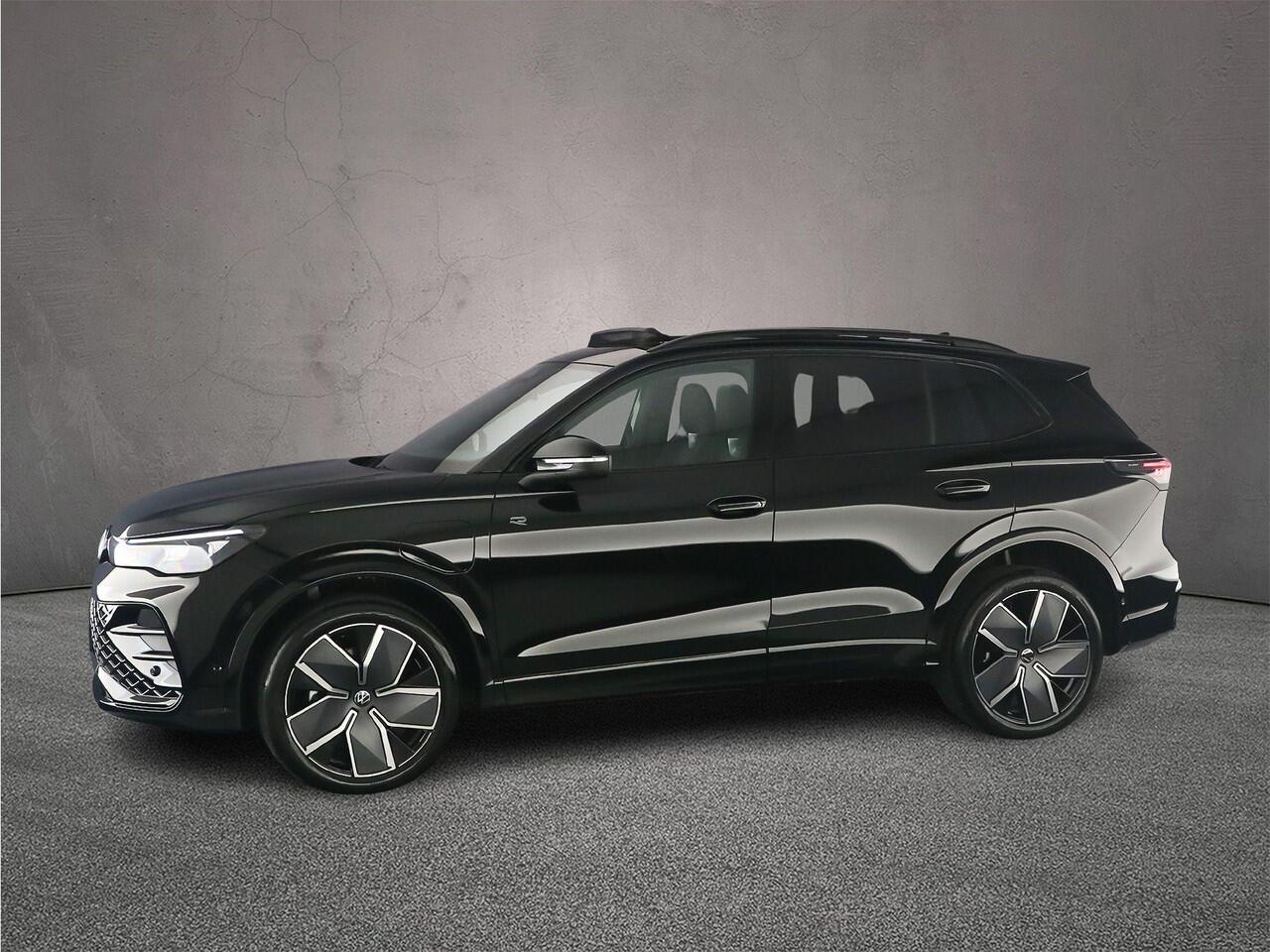 Volkswagen TIGUAN R-Line Edition 1.5 TSI eHybrid 272pk DSG Automaat Trekhaak, Panoramadak, Navigatie, Black Style, Elektrische achterklep, Adaptive cruise control