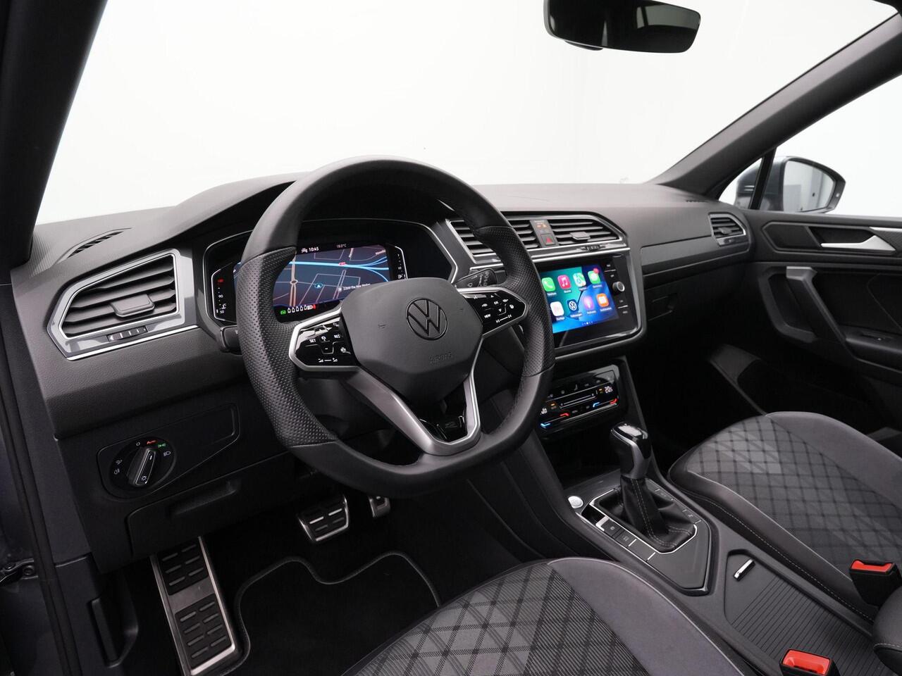 Volkswagen TIGUAN Allspace 7-zits 1.5 TSI R-Line Business | Panoramadak | Trekhaak | IQ Light | Stuur-/stoelverwarming | Achteruitrijcamera