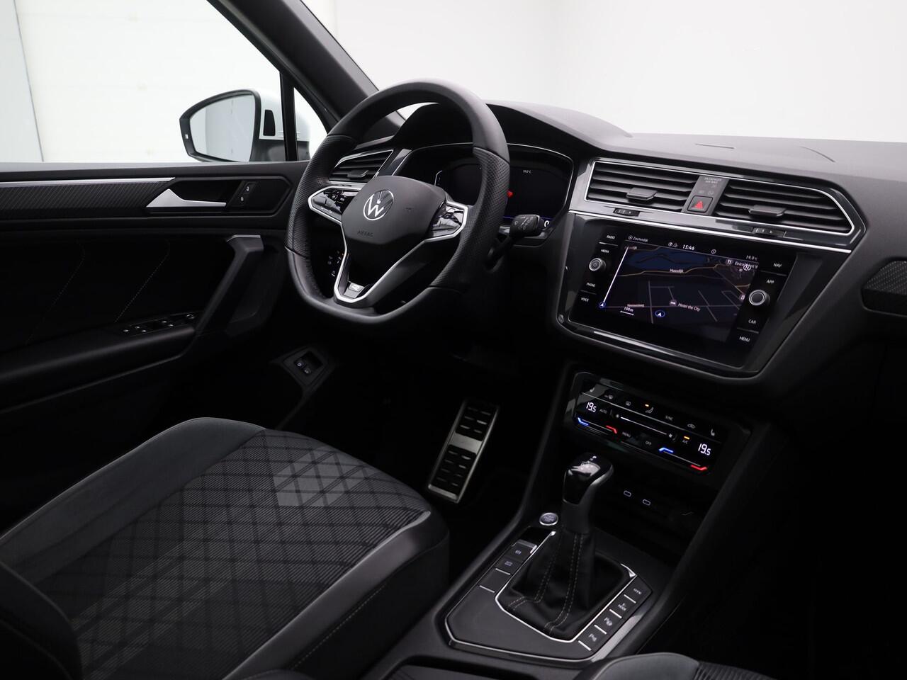 Volkswagen TIGUAN 1.4 TSI eHybrid R-Line Business+ | PANO | CAMERA | ADAPTIVE | KEYLESS | STOEL- EN STUURVERW.