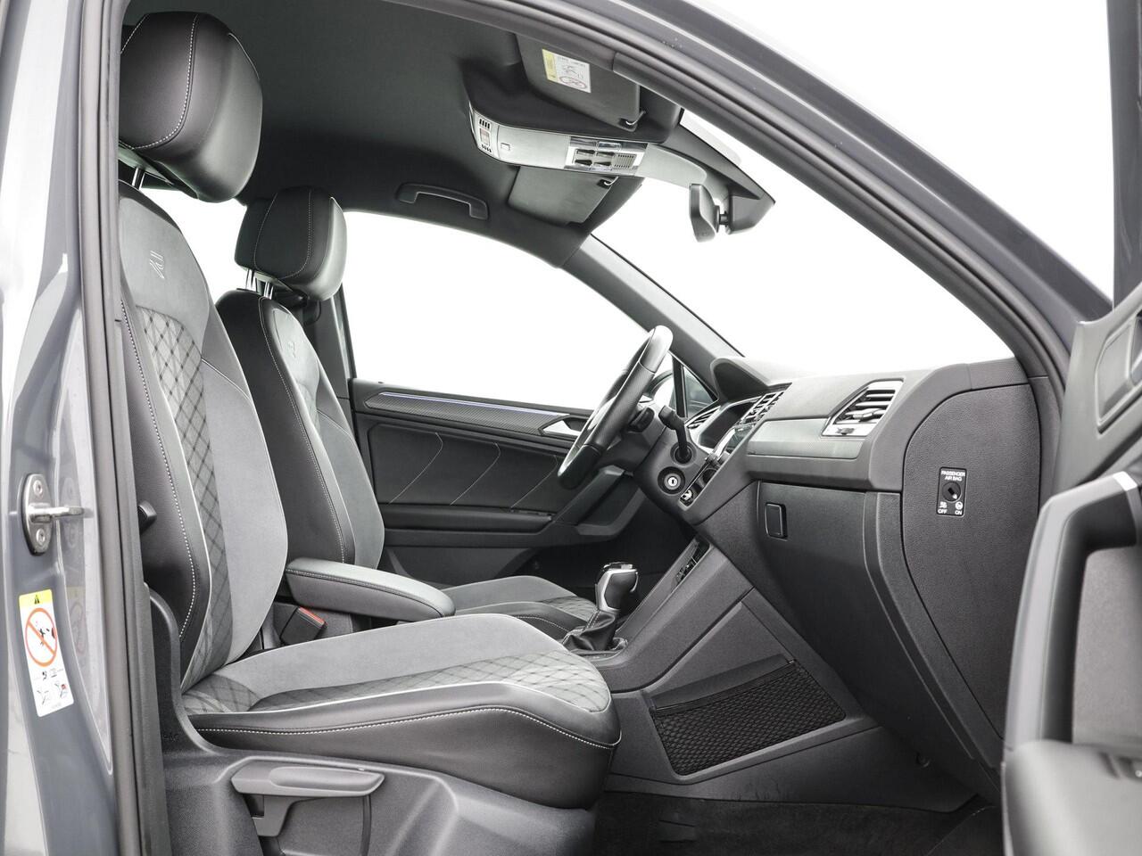 Volkswagen TIGUAN 1.5 TSI 150pk DSG R-Line · Apple/Android Car Play · Navigatie · P-Sensoren · Elek. Trekhaak · 19'' Inch ·