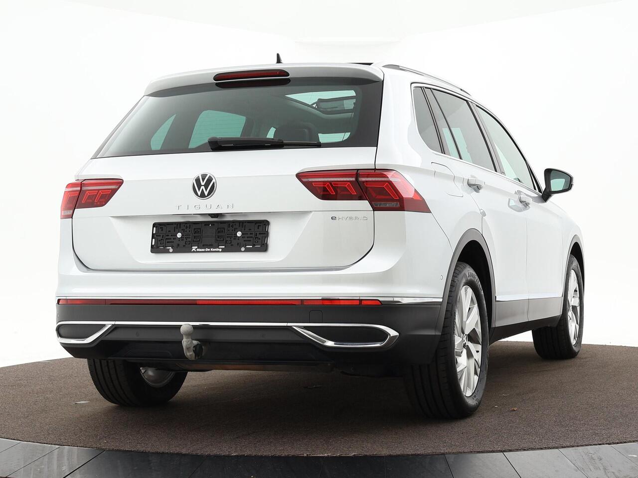 Volkswagen TIGUAN 1.4 TSI 245pk DSG eHybrid Elegance · 360 Camera · Panoramadak · Elek. Trekhaak · Apple/Android Car Play · IQ.Light · Navi · 18'' Inch ·