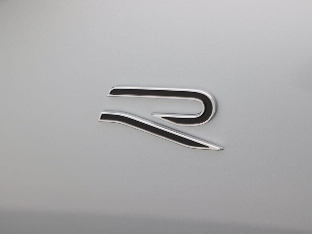 Volkswagen TIGUAN R-Line Edition 1.5 eHybrid 204 PK | Trekhaak | Panoramadak | Adaptief Onderstel | Black Style |