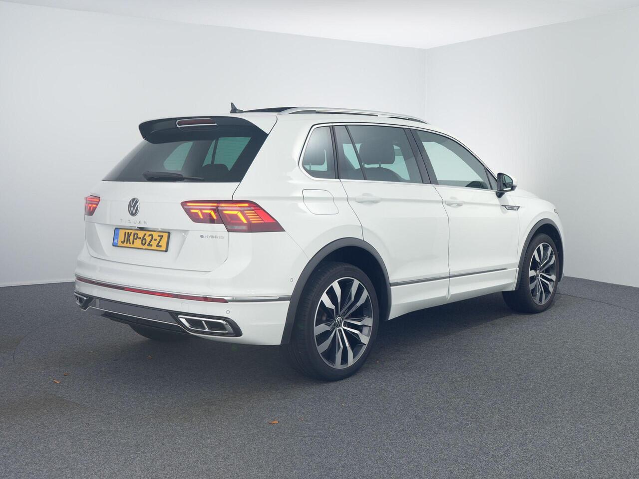 Volkswagen TIGUAN 1.4 TSI eHybrid R-Line Business+ | Leer | Pano | 360 Camera | 245PK |