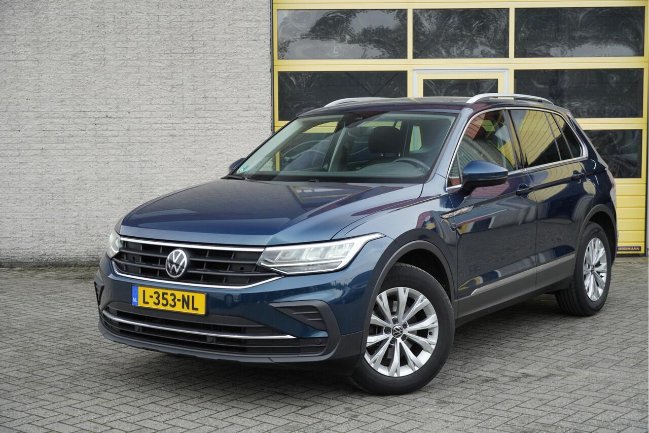 Volkswagen TIGUAN 1.5 TSI 150PK! Automaat Life Business BJ2021 Lmv 17" | Led V+A | Pdc | Navi | Keyless entry | Elek. trekhaak | Elek. achterklep | App-Connect | Virtual cockpit | Climate control | Cruise control | Extra getint glas