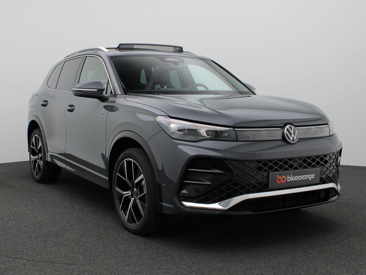 Volkswagen TIGUAN 1.5 eHybrid R-Line Edition 272PK DSG Pano-Schuifdak, 20" LM Velgen, Trekhaak, Matrix LED-Verlichting, Ergo Comfort Stoel, Navi, Side Assist, Elektr. Achterklep