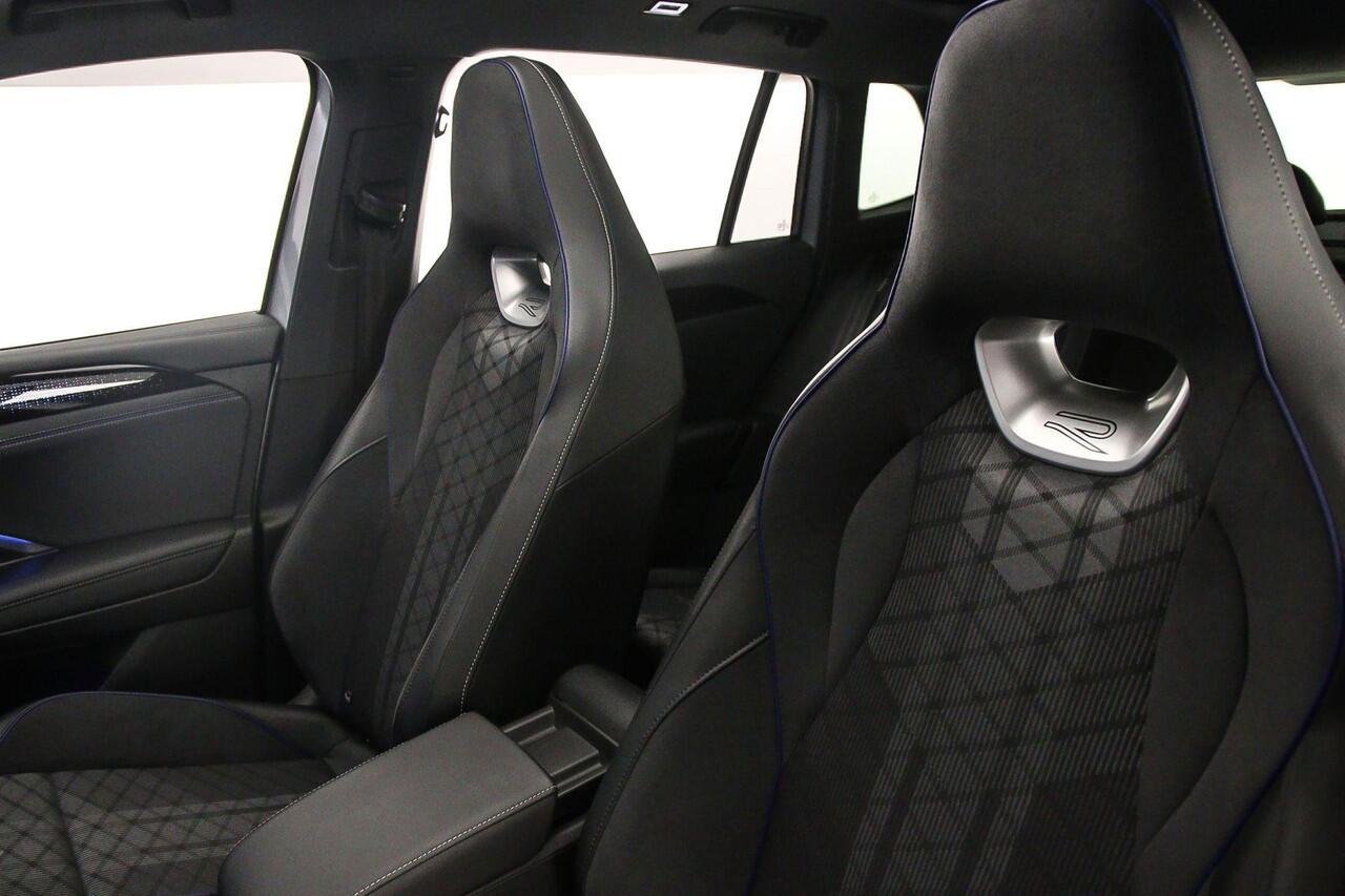 Volkswagen TIGUAN R-Line Edition 1.5 eTSI 150pk DSG Automaat Trekhaak, Panoramadak, Black Style, 360 camera, Adaptive cruise control, Achteruitrijcamera, Elektrische achterklep