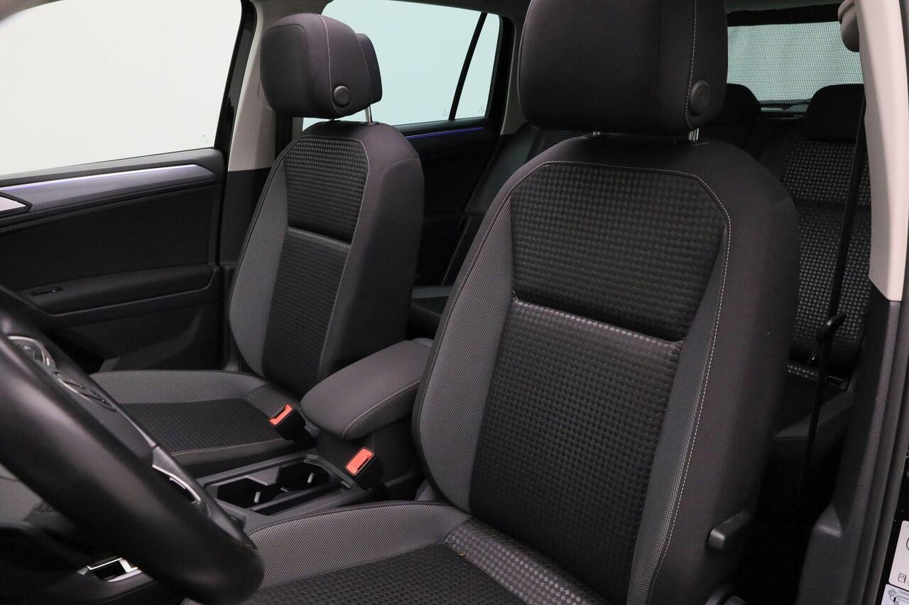 Volkswagen TIGUAN 1.4 TSI 245 pk DSG eHybrid Active Business | Panoramadak | Adaptief onderstel | Stuur-/stoelverwarming | Adaptive Cruise