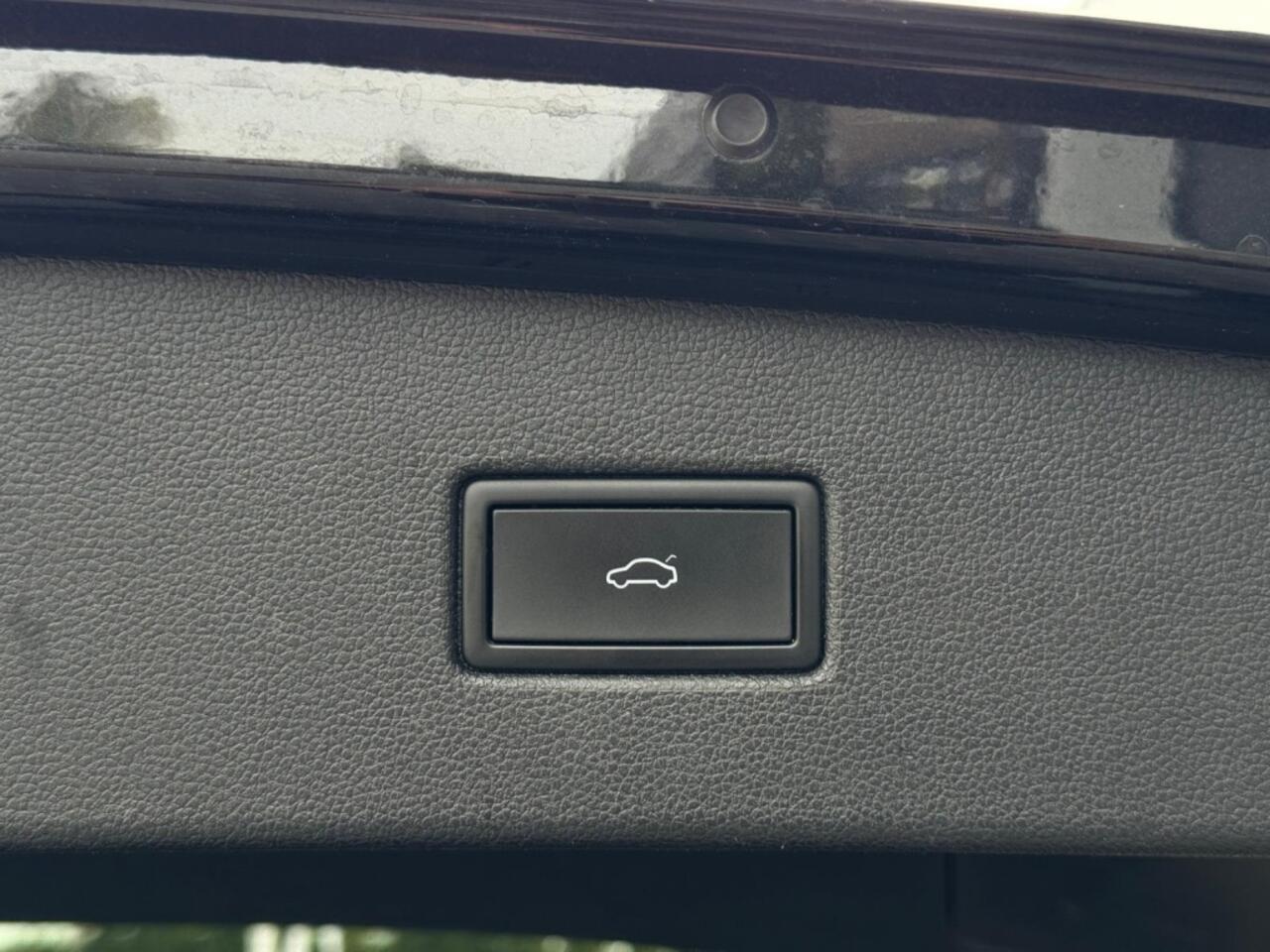 Volkswagen TIGUAN 1.5 TSI 3x R-Line Bns+ NAVI CAMERA PDC CLIMATE ACC IQ LIGHT