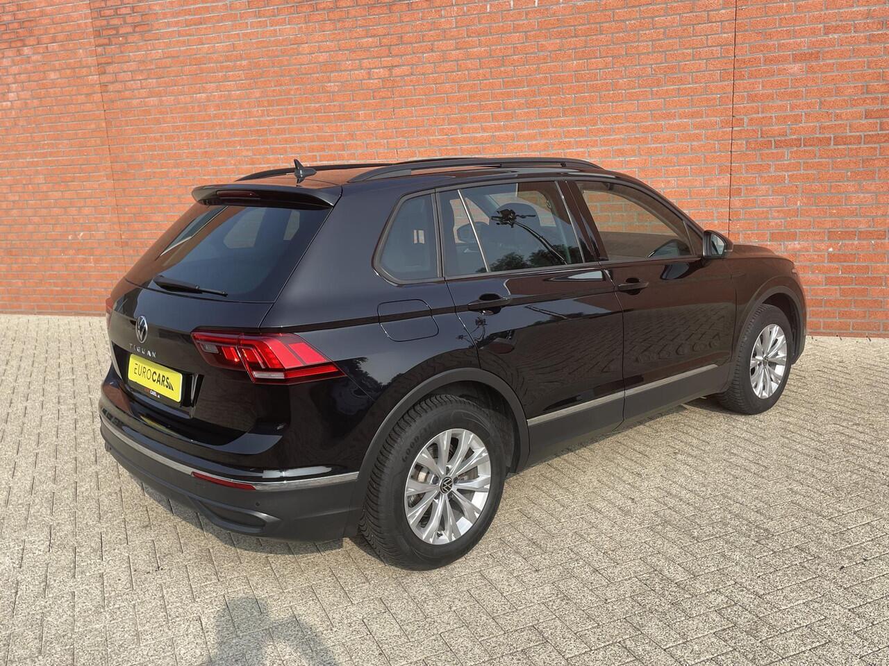 Volkswagen TIGUAN 1.5 TSI 150pk DSG Life COMPANY CAR Panoramadak Navigatie d.m.v. Apple Carplay Android Auto Parkeersensoren Adaptive Cruise Control Stoel- en stuurverwarming Ledverlichting Getinte ramen Climate Control