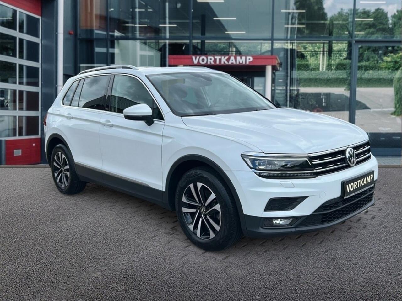 Volkswagen TIGUAN 1.5 TSI DSG COMFORTLINE PANO-DAK/TREKHAAK/NAVI/CARPLAY/HUD/ACC