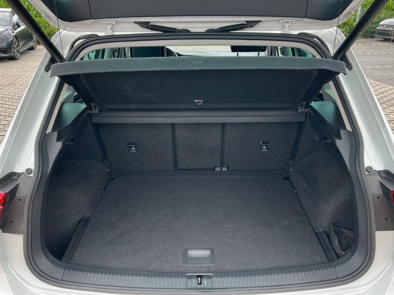 Volkswagen TIGUAN 1.5 TSI DSG COMFORTLINE PANO-DAK/TREKHAAK/NAVI/CARPLAY/HUD/ACC