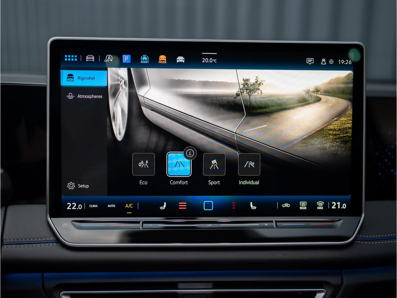 Volkswagen TIGUAN 1.5 eTSI R-Line Edition | 360 Camera | Harman/ Kardon | Trekhaak | Panodak | IQ Light | Head Up | Prijs Rijklaar!!