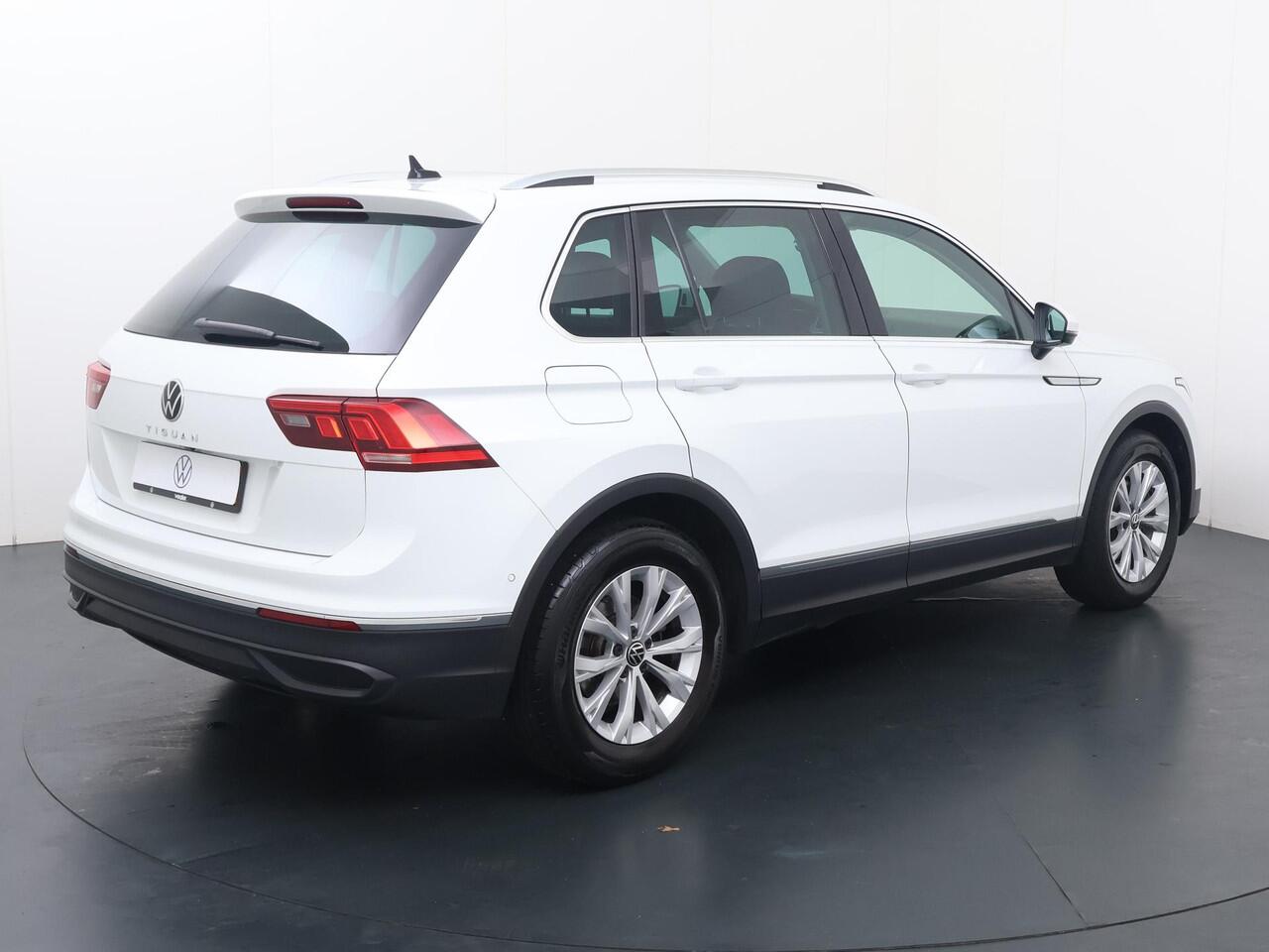 Volkswagen TIGUAN 1.5 TSI Life Business | 150 PK | Automaat | Trekhaak wegklapbaar | Verwarmde voorstoelen |