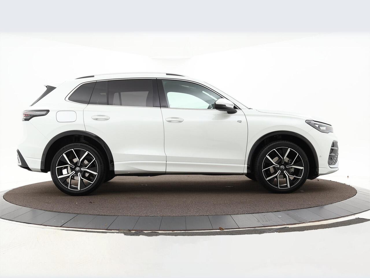 Volkswagen TIGUAN 1.5 eTSI 150pk DSG R-Line Business · Apple/Android Car Play · Massage · Keyless · Navi · Dodehoek Detectie · 20'' Inch · Garantie t/m 27-02-2028 of 100.000km · TOPDEAL