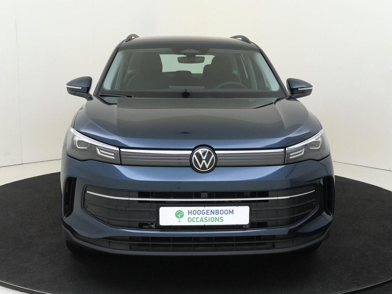 Volkswagen TIGUAN 1.5 eHybrid Life Edition | SoH 100% | Trekhaak | 360 camera | Adaptieve demping systeem | 3-zone airco | Dodehoek detectie | Adaptieve cruise control | CarPlay | Stoel- en stuurwielverwarming |