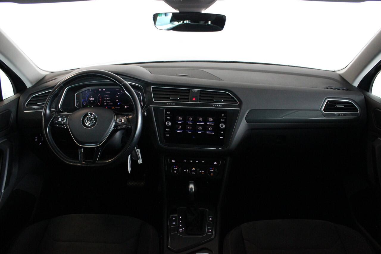 Volkswagen TIGUAN 1.5 TSI ACT Highline Trekhaak | Virtual Cockpit | Carplay | Alcantara | Adapt. Cruise | LED | 18" LMV | PDC V+A