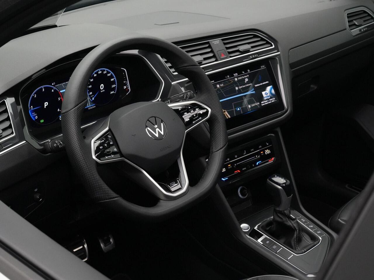 Volkswagen TIGUAN 2.0 TDI 150 pk DSG R-Line Business+ | Panoramadak | Trekhaak | Standkachel | Leder | Geheugenstoelen | Head-up display | Stuur-/achterbankverwarming