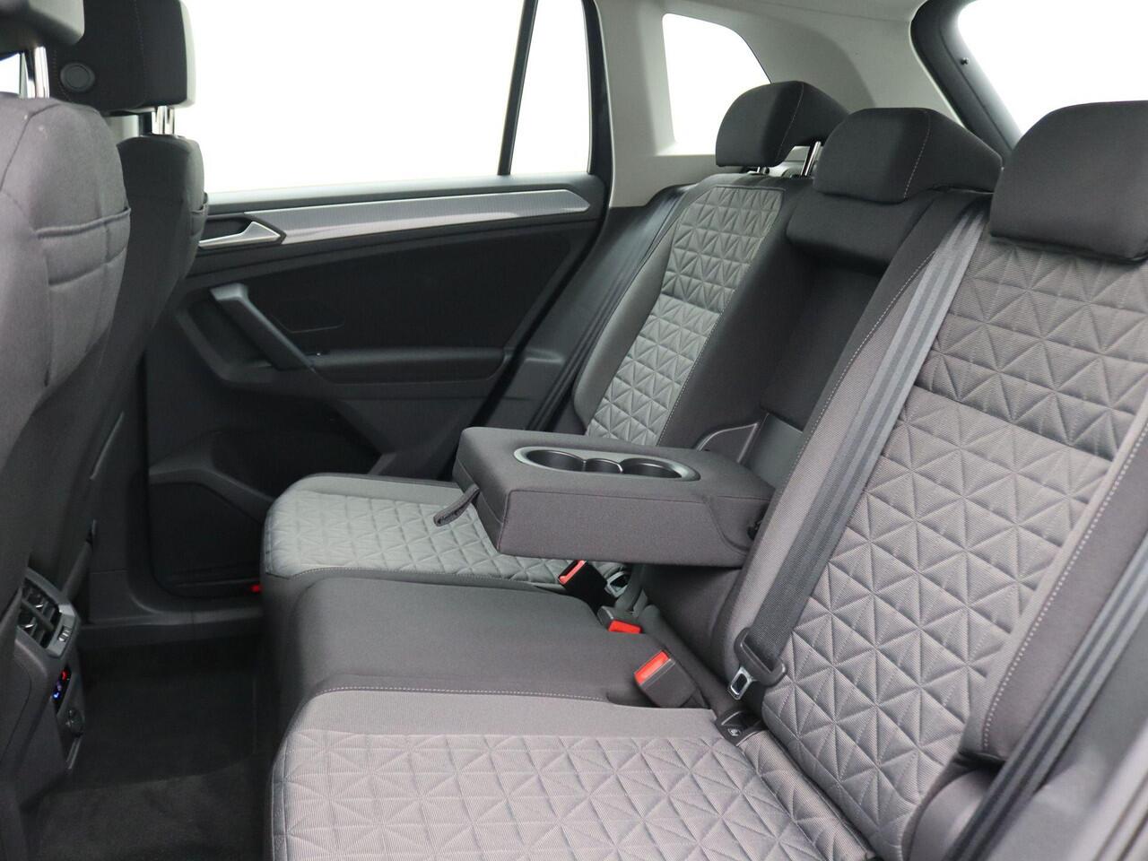 Volkswagen TIGUAN 1.4 TSI e-hybrid Life Business 245PK DSG Led koplampen, adaptive cruise met travel assist, side assist, stuur-stoelverwarming, navigatie, 18" lichtmetaal