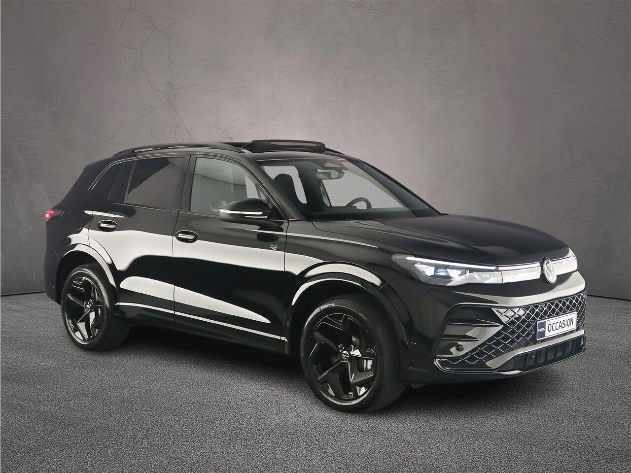 Volkswagen TIGUAN R-Line Edition 1.5 TSI eHybrid 272pk DSG Automaat Black Style, Trekhaak, Panoramadak, Adaptive cruise control, Achteruitrijcamera