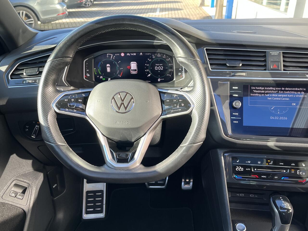 Volkswagen TIGUAN 1.4 TSI eHybrid R-Line Business+ / AUTOMAAT/ 2X R-LINE/ 245 PK/ TREKHAAK/ PANO/ DAB/ CAMERA/ PARK. SENSOREN/ LED/ STUUR+STOEL VERWARM./ ACC/ DCC/ ELEK.KLEP/ APP-CONNECT/ KEYLESS/ NAVI/ CLIMA/ ISOFIX/ 20" LMV